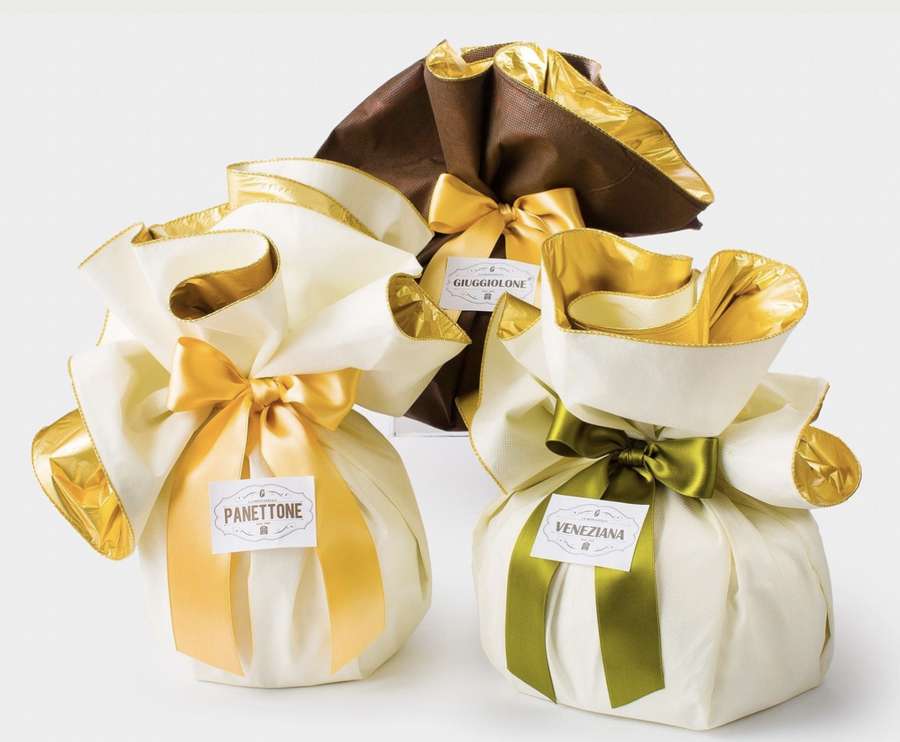 Panettoni de La Montanella emballés à la main